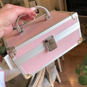 Mini train case 💖Vintage VS💕